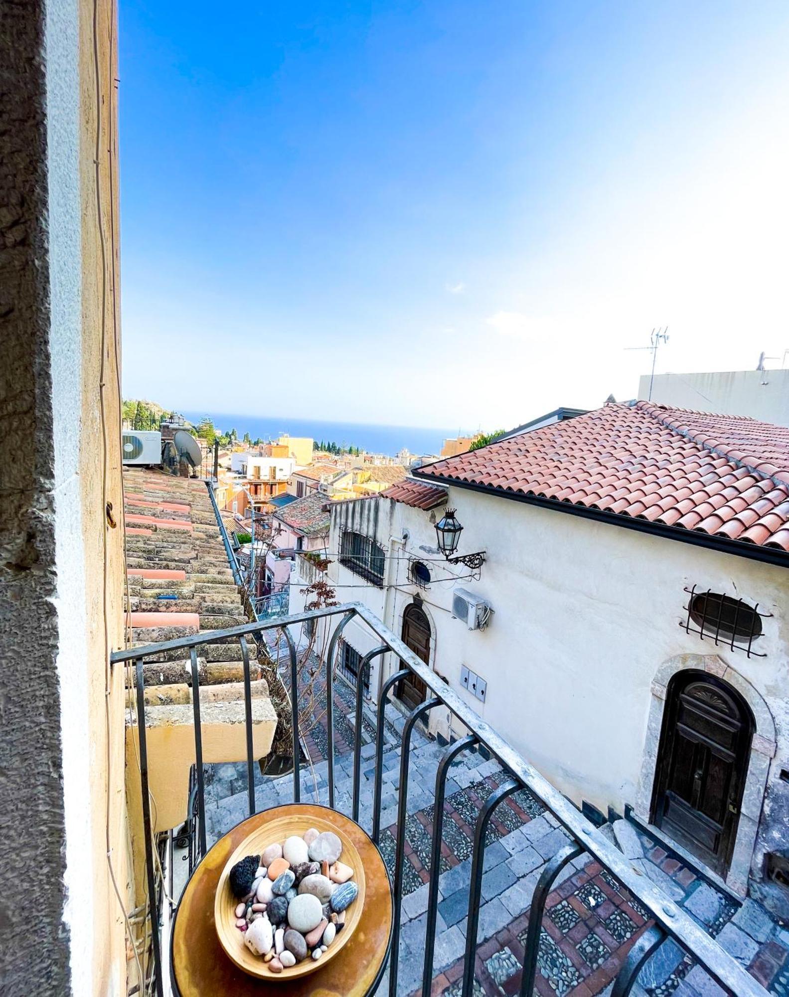 Panoramic Taormina Center Apartment Bagian luar foto