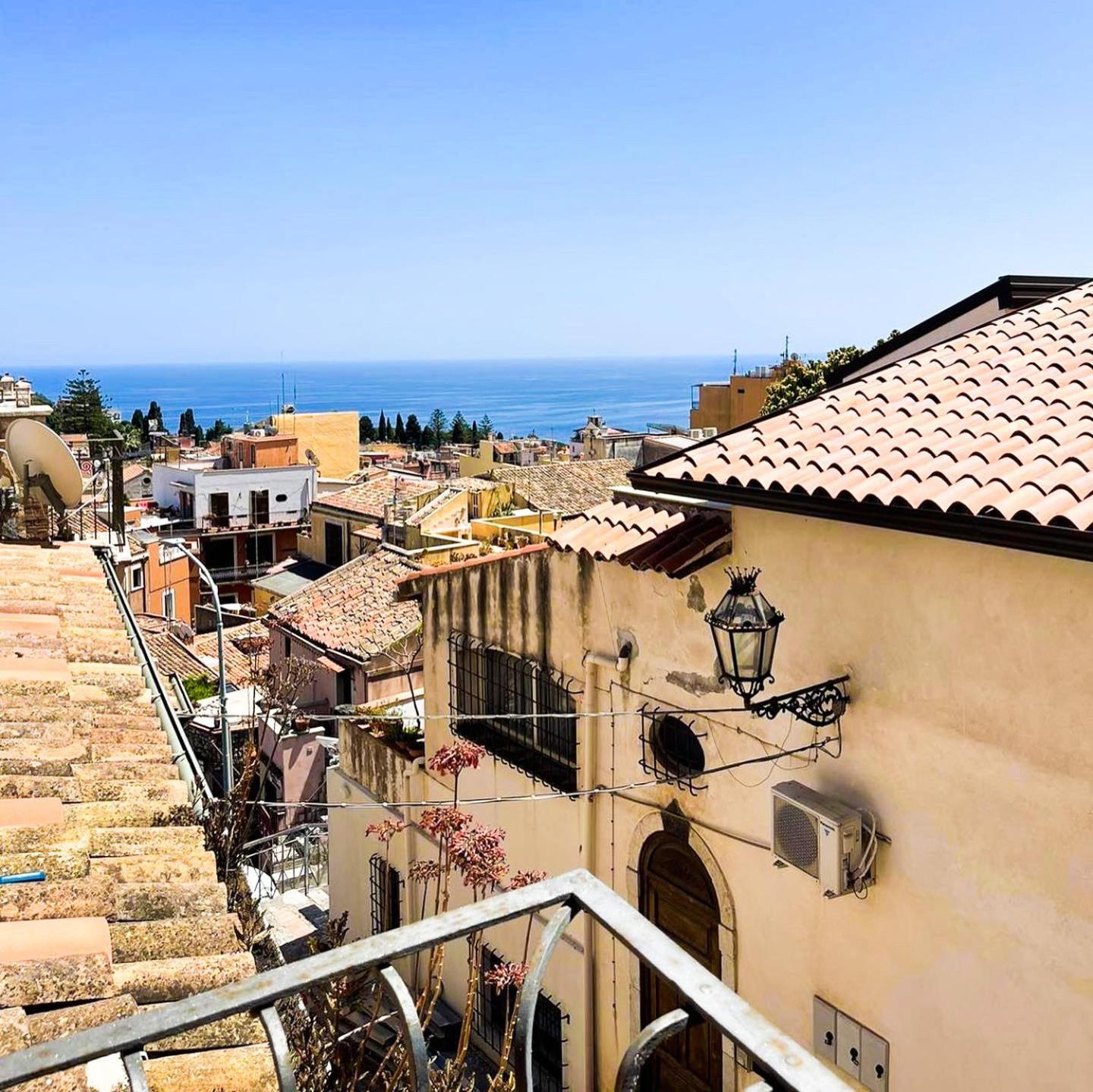 Panoramic Taormina Center Apartment Bagian luar foto